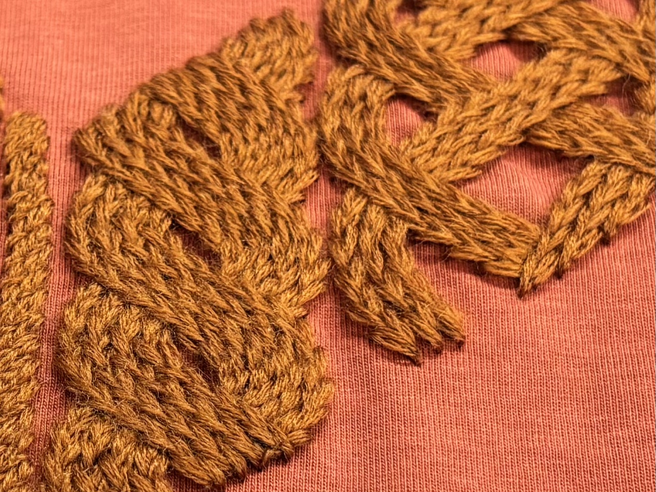 タナベ刺繍の立体ケーブル刺繍 オレンジ