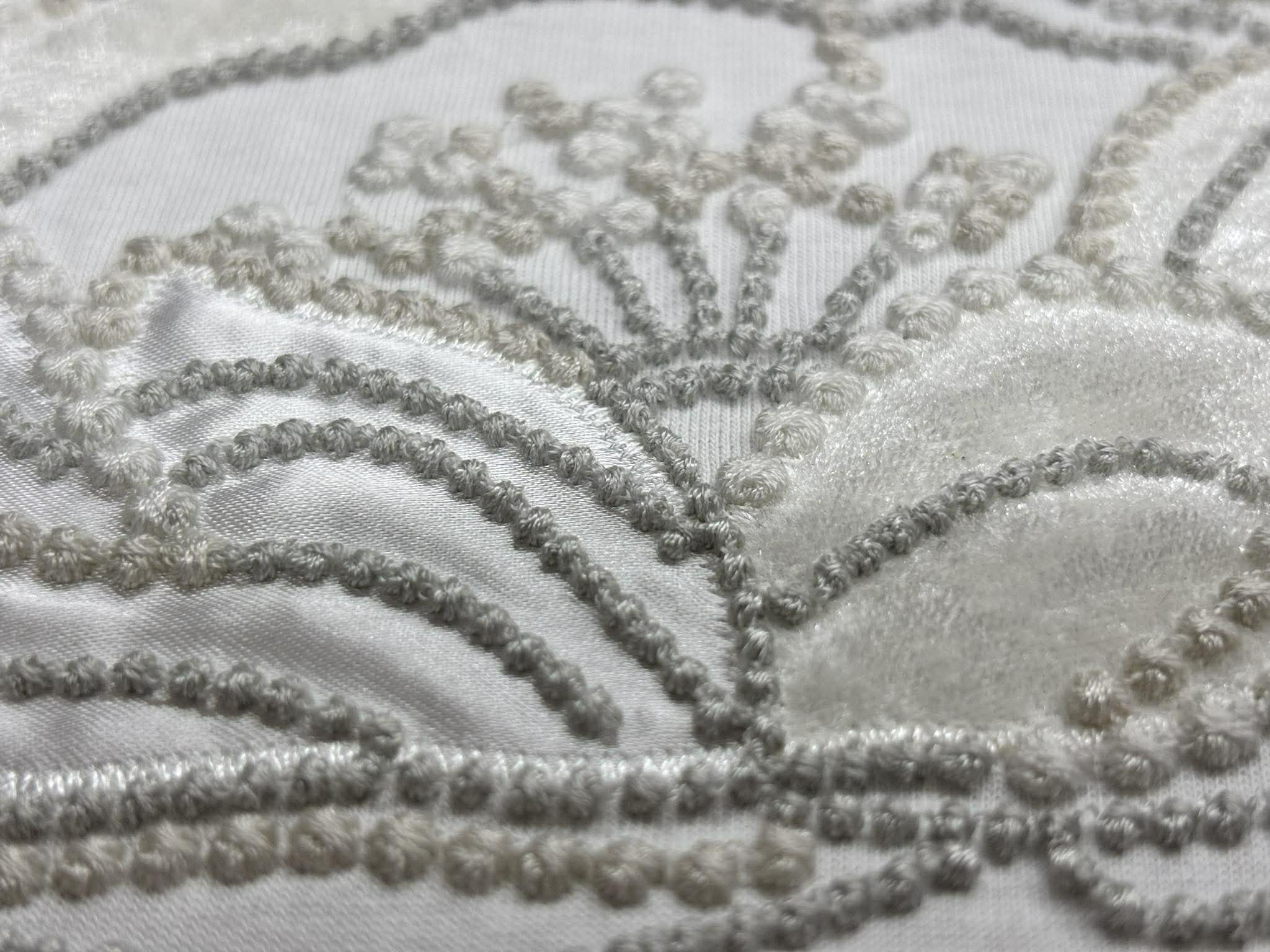 タナベ刺繍 立体刺繍 雪のイメージ